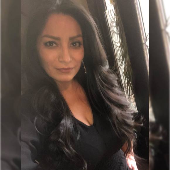 Poshmark profile picture for @ons